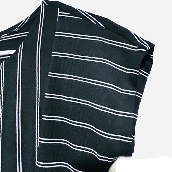 🍁🎄 3 for $10. Beautiful blouse with a bow to adjust at the waist. Never worn. - Picture 3 of 8